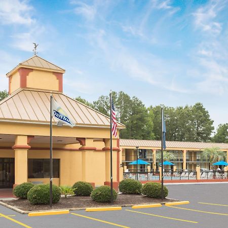 Days Inn By Wyndham Orangeburg South Exterior foto