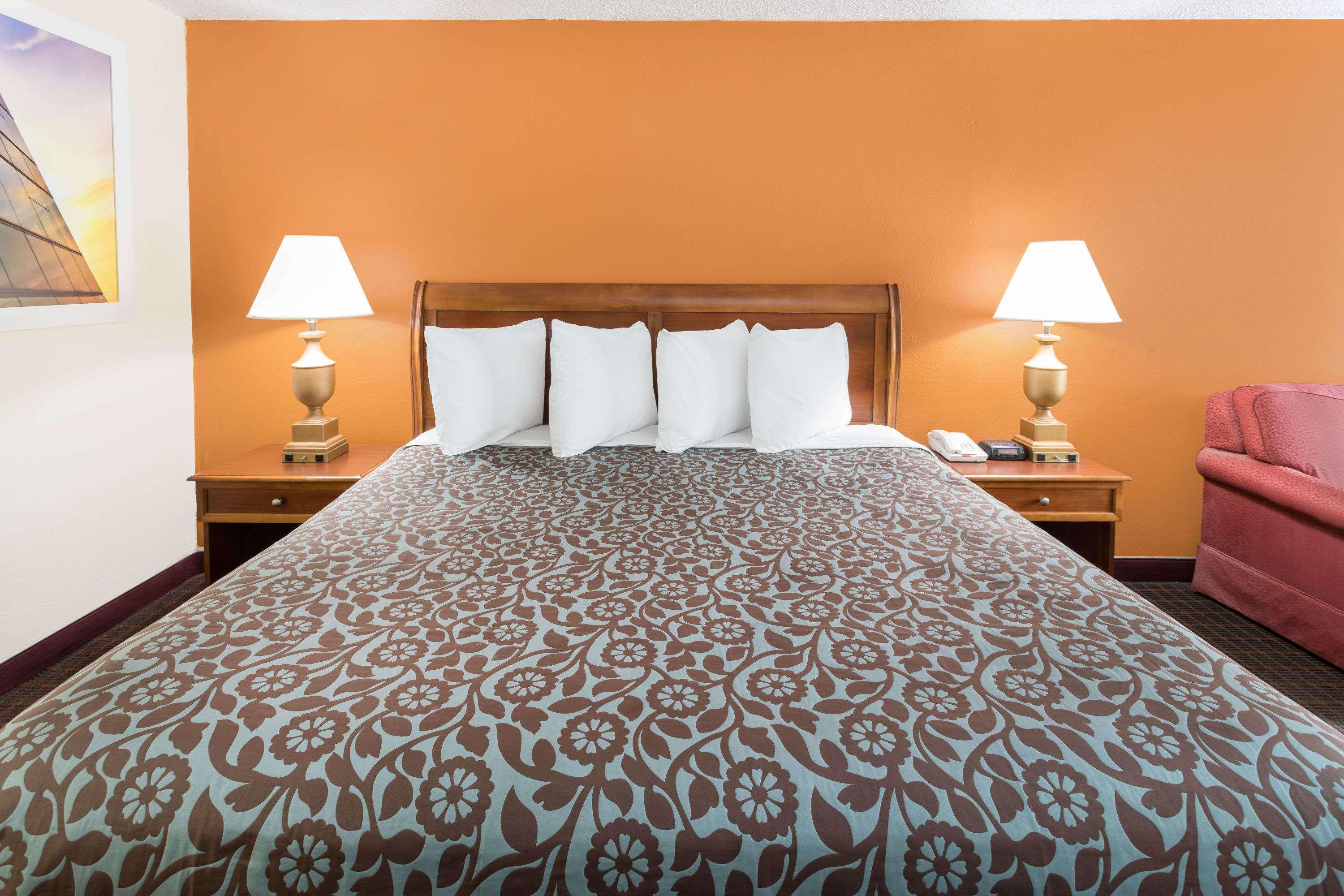 Days Inn By Wyndham Orangeburg South Exterior foto
